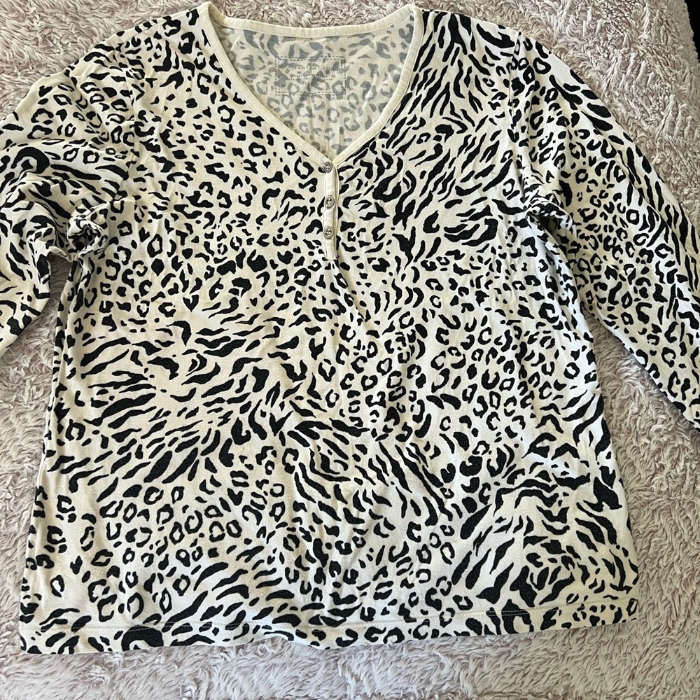 Charter Club Black and White Boxy long sleeves top